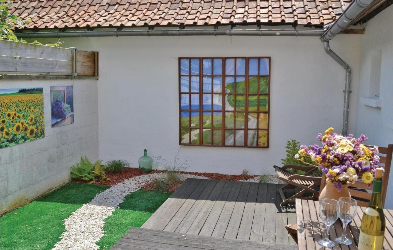 Gorgeous Home In Senlecques With Kitchen Εξωτερικό φωτογραφία
