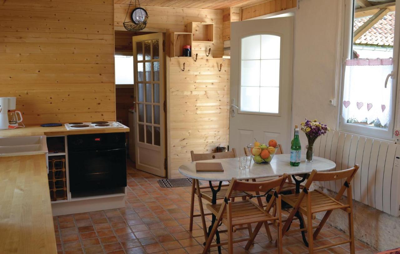 Gorgeous Home In Senlecques With Kitchen Εξωτερικό φωτογραφία